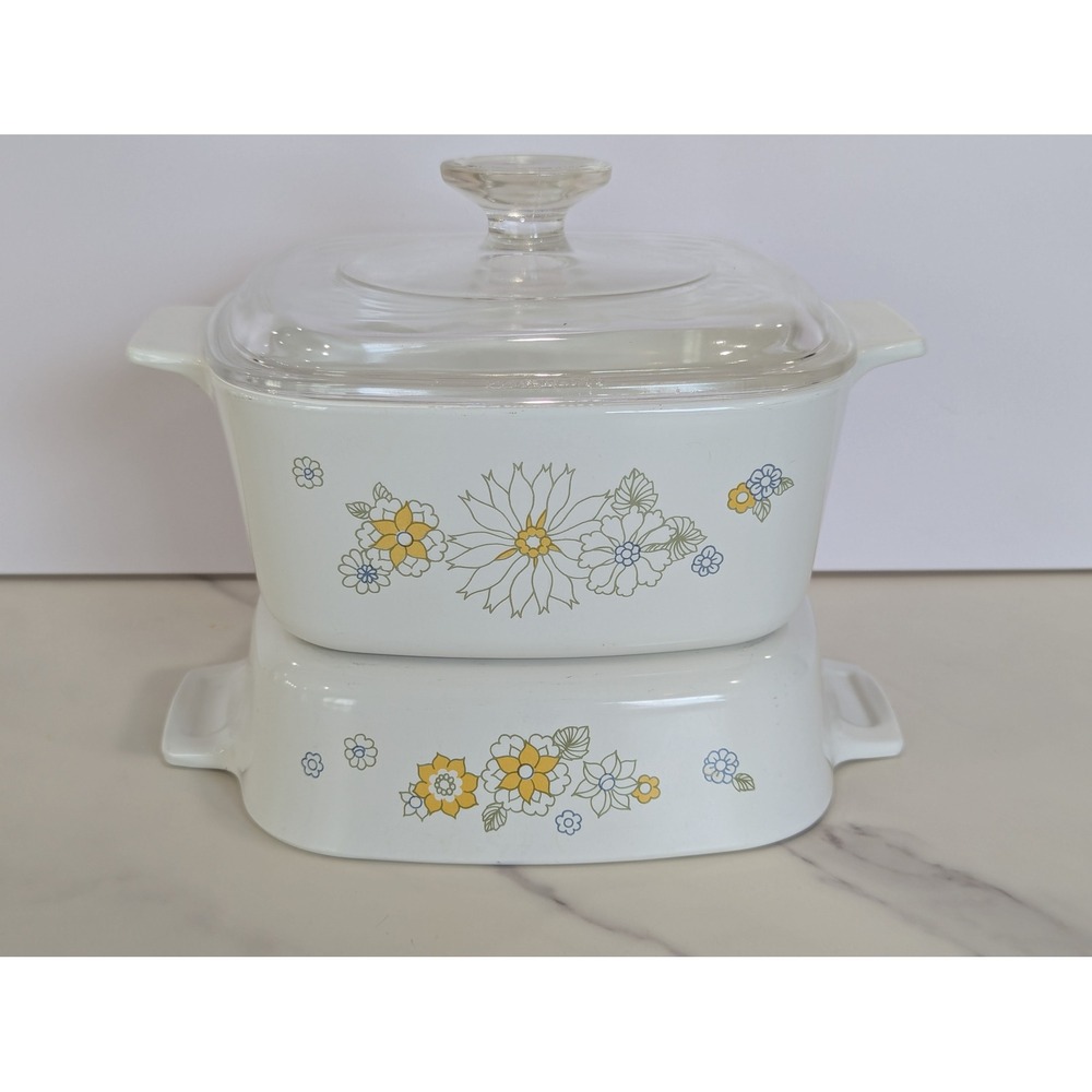 Vintage Casserole Dishes 1.5QT 1QT White Floral Bouquet Corning Ware Set
